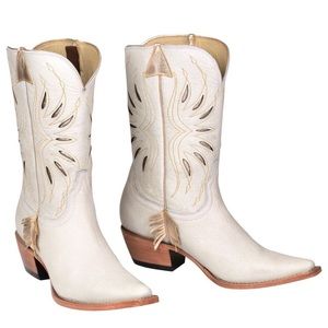 ISO Lucchese Kacey Musgrave golden Arrow boots size 9. Or a 9.5.